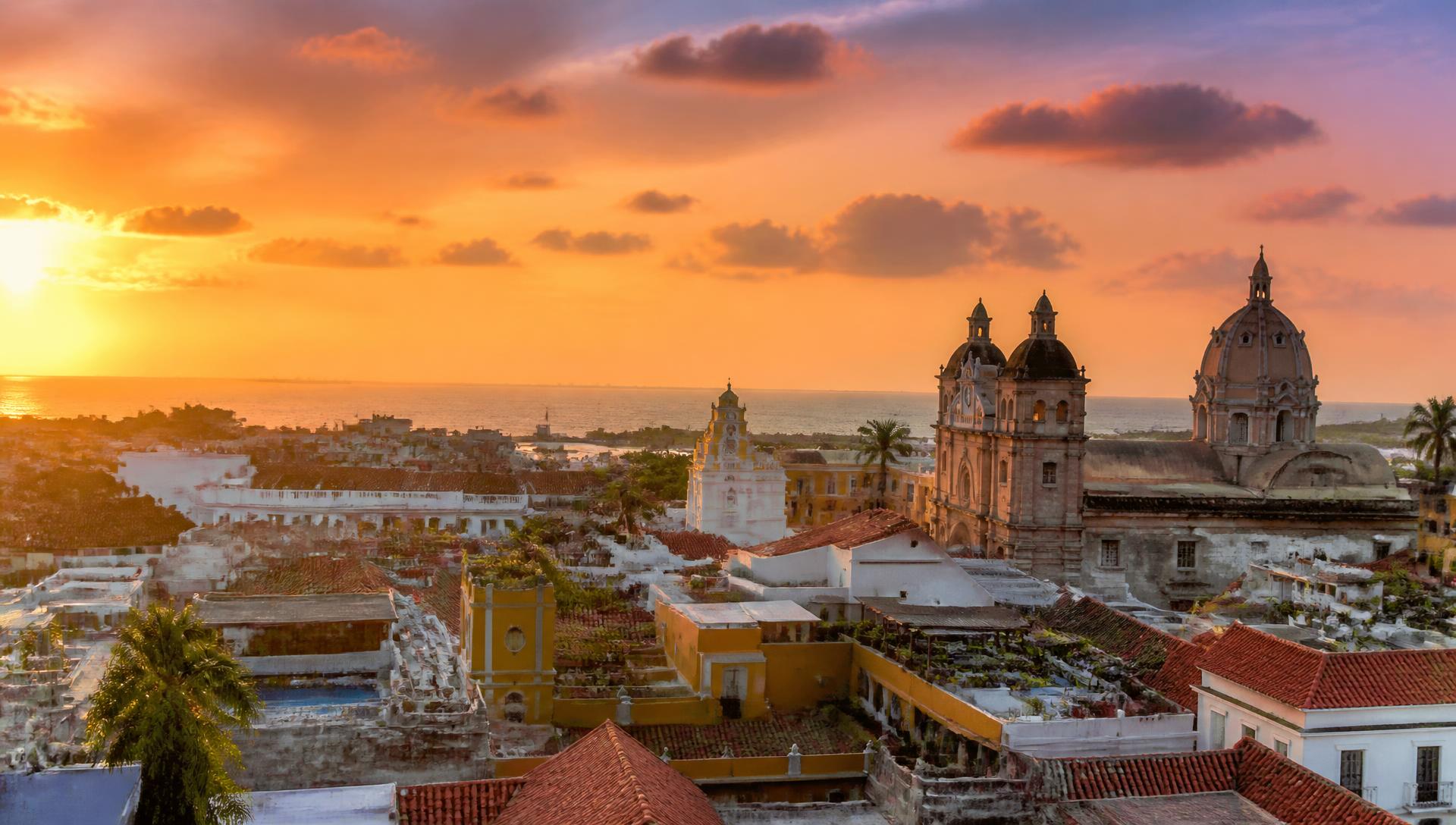 Ciudad amurallada de Cartagena al atardecer